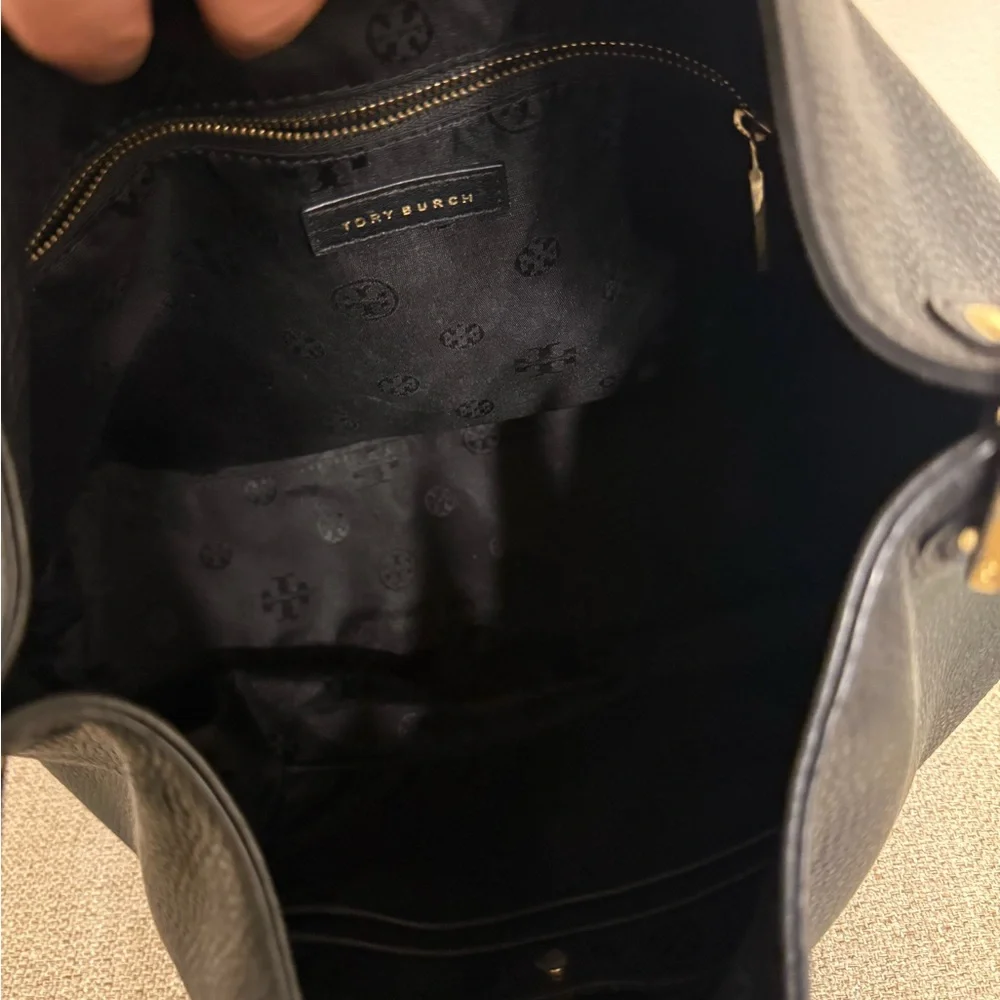 Tory Burch Hobo Shoulder Bag in black - Picture 12 of 15